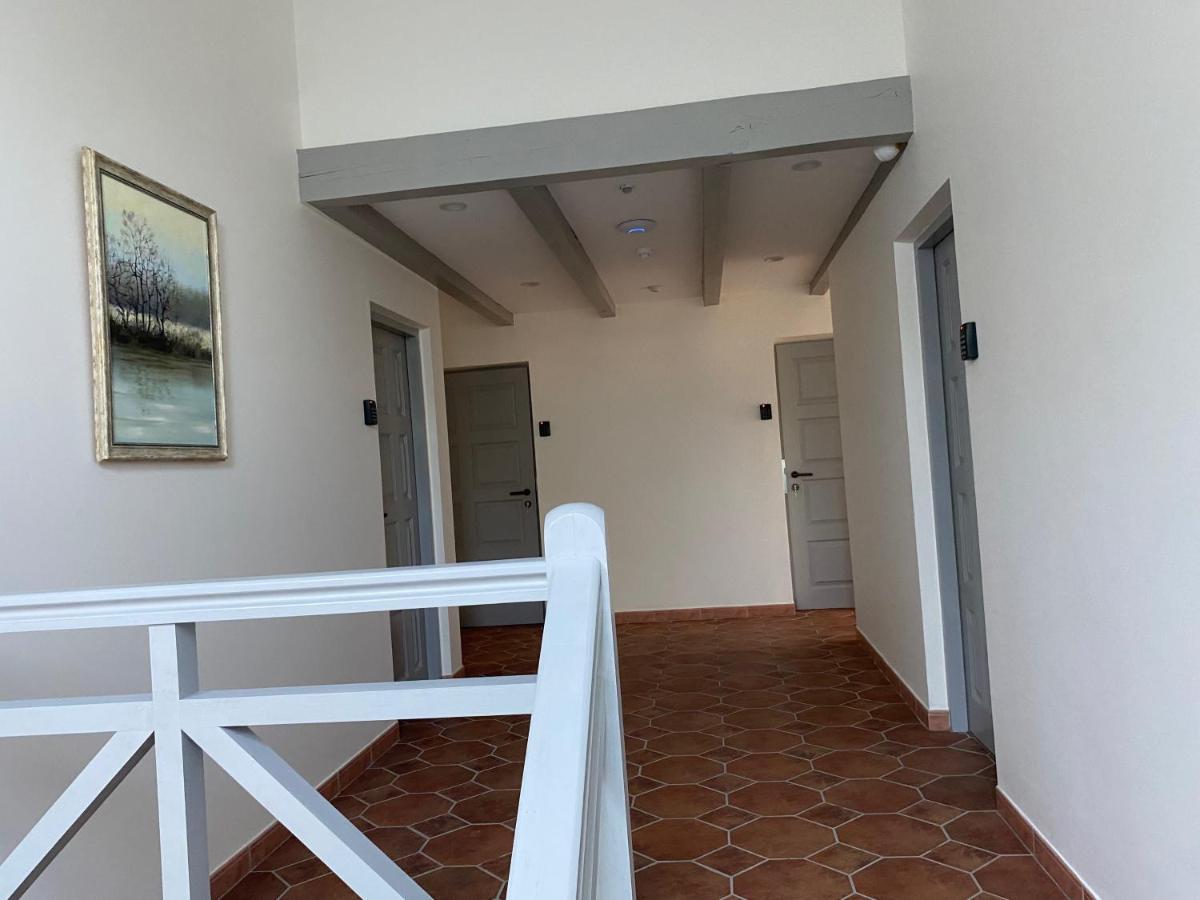 Dvi Nidos Hotel Exterior photo